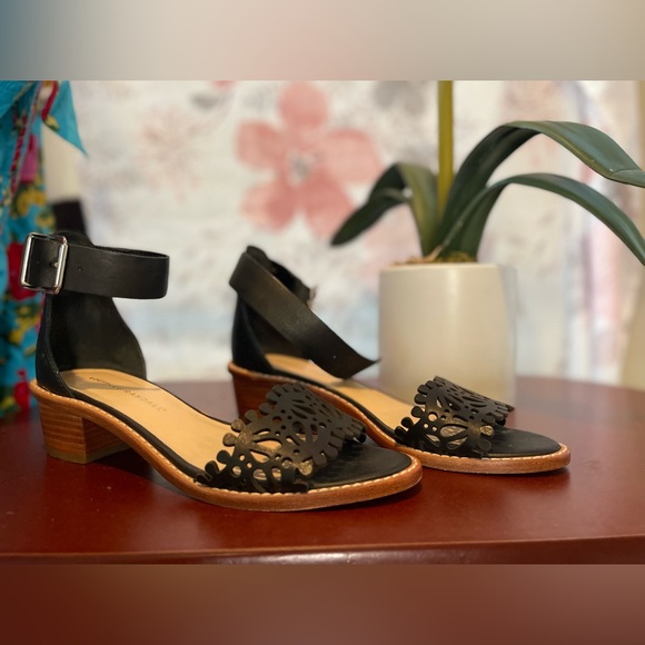 COPY - Brand; Loeffler Randall. Side 6.1/2 (B). Low wedge. - Picture 1 of 5